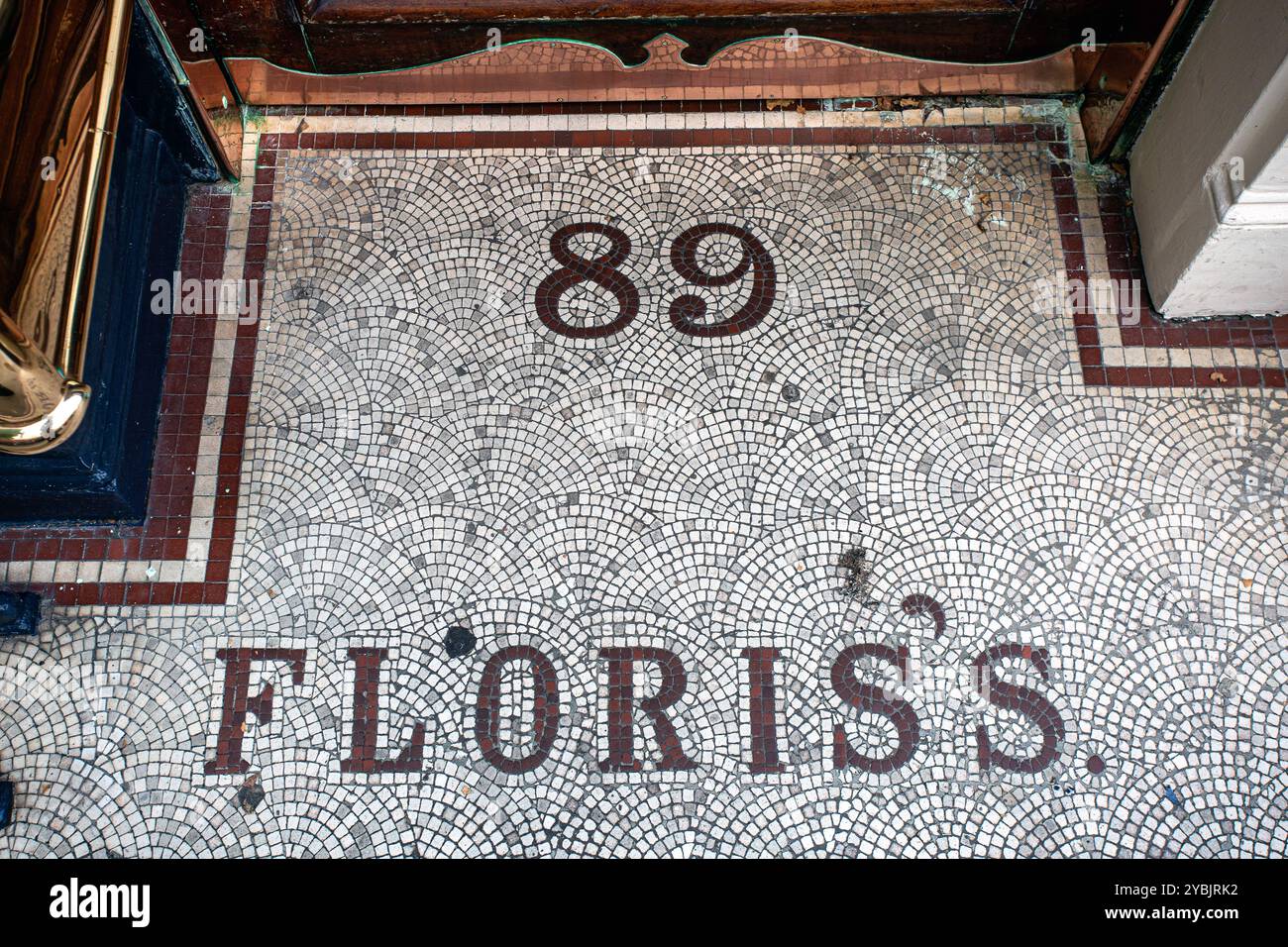 Floris London British Perfumers dal 1730 Foto Stock Floris London British Perfumers dal 1730 Foto Stock