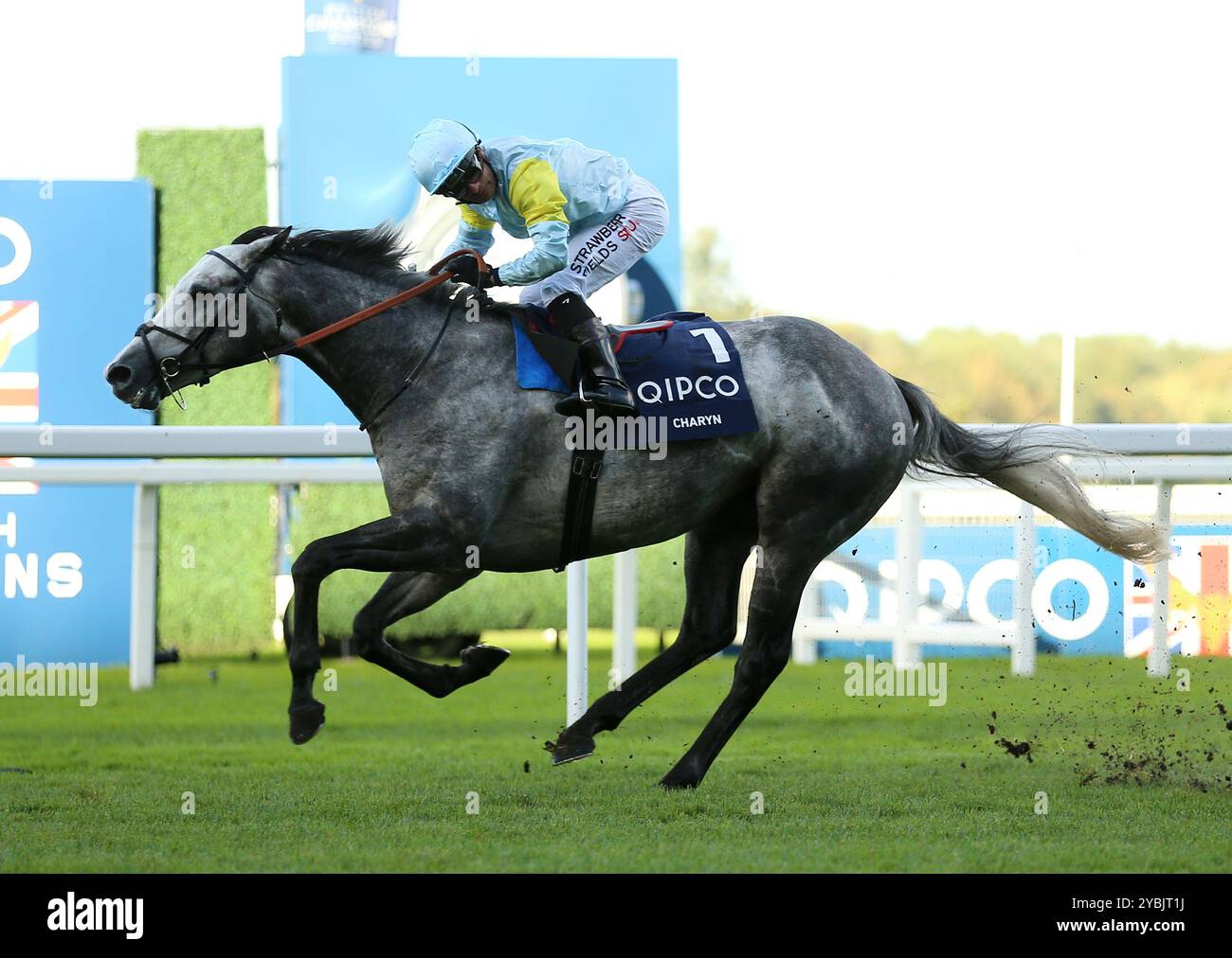 Charyn guidata da Silvestre De Sousa vince la Queen Elizabeth II Stakes durante il QIPCO British Champions Day all'Ascot Racecourse, Berkshire. Data foto: Sabato 19 ottobre 2024. Foto Stock