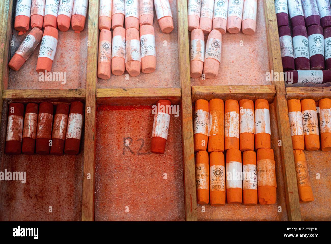 Pastelli morbidi Unison Colour per la vendita in negozio Foto Stock