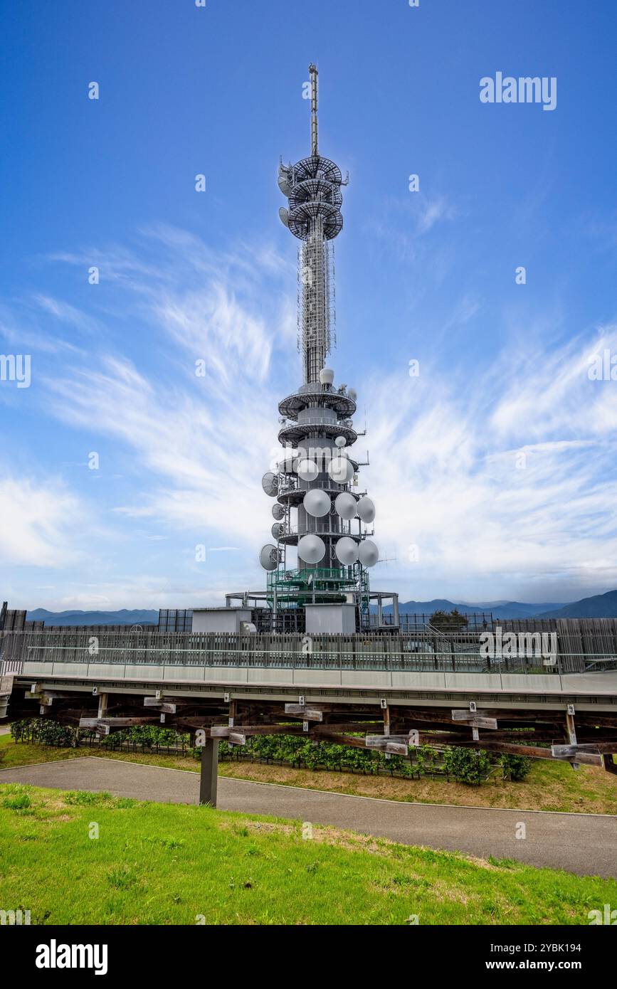 Nihondaira Digital Tower - albero di comunicazione - a Nihondaira, Shimizu-ku, Shizuoka, Giappone. Il 25 settembre 2024 Foto Stock