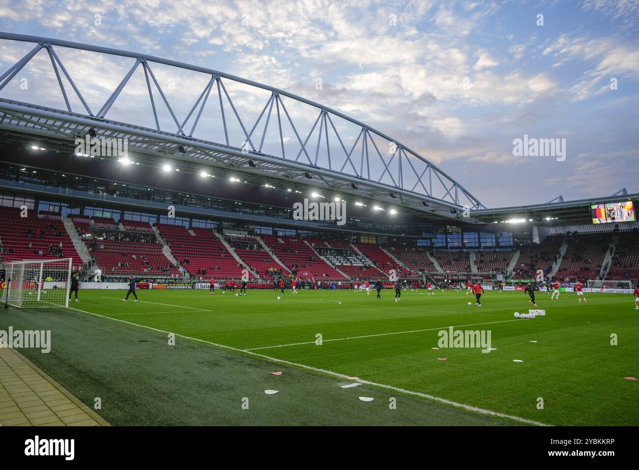 Alkmaar, Paesi Bassi. 19 ottobre 2024. ALKMAAR, 19-10-2024, stadio AFAS, stagione 2024/2025, Eredivisie olandese calcio tra AZ e PSV, panoramica dello stadio crediti: Tiri pro/Alamy Live News Foto Stock