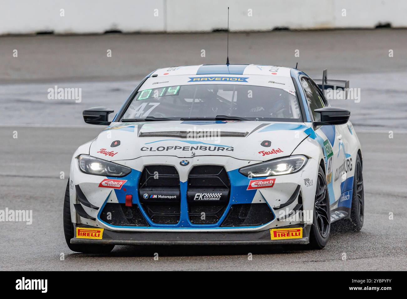 Hockenheim, Germania. 18 ottobre 2024. Joseph Warhurst (GBR), Tom Edgar (GBR), (BMW, FK Performance Motorsport), 18.10.2024, Hockenheim (Deutschland), Motorsport, ADAC GT4 Germania, Hockenheimring 2024 crediti: dpa/Alamy Live News Foto Stock