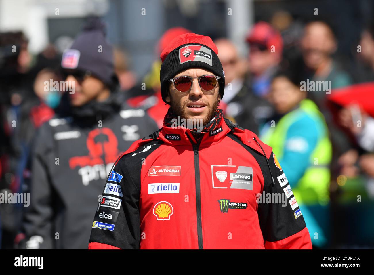 MELBOURNE, AUSTRALIA. 20 ottobre 2024. Nella foto: Enea Bastianini, 23° d'Italia, in sella alla Ducati Lenovo durante la MotoGP Hero Walk al Qatar Airways Australian Motorcycle Grand Prix 2024, svoltosi sul circuito di Phillip Island. Crediti: Karl Phillipson/Alamy Live News Foto Stock