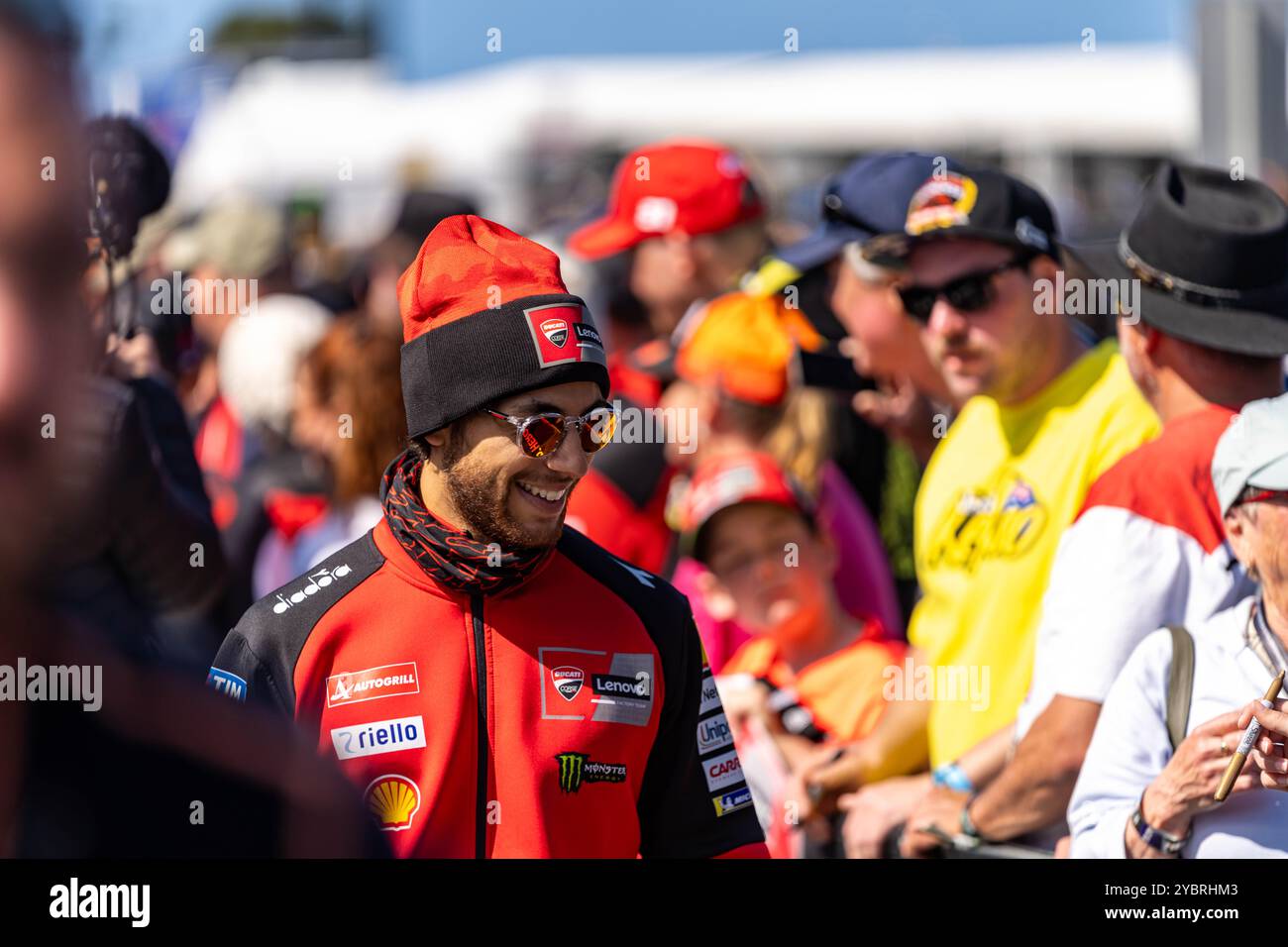 Phillip Island, Victoria, Australia. 20 ottobre 2024. MotoGP Ducati Lenovo Team ENEA BASTIANINI (23) alla Hero Walk di domenica al Qatar Airways Australian Motorcycle Grand Prix 2024. (Credit Image: © James Forrester/ZUMA Press Wire) SOLO PER USO EDITORIALE! Non per USO commerciale! Foto Stock