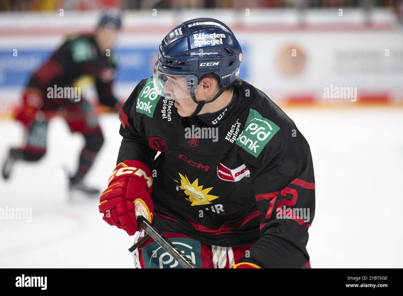 PSD Bank Dome, Duesseldorf, Renania settentrionale-Vestfalia, Bennet Rossmy (Duesseldorfer EG, #72), PENNY DEL, Duesseldorfer EG-Koelner Haie il 18/10/2024 a t Foto Stock