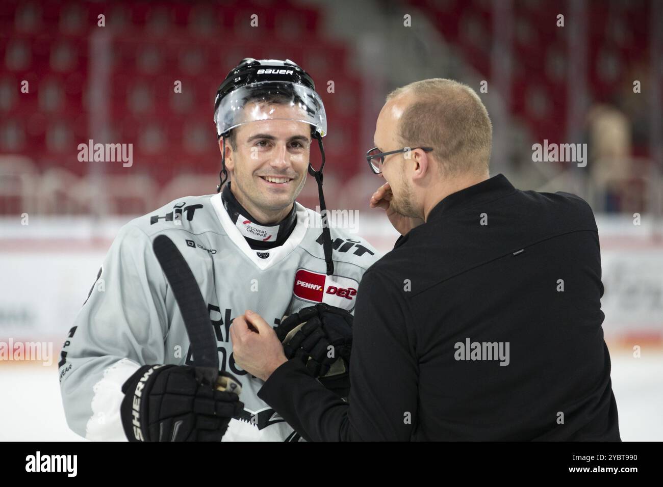 PSD Bank Dome, Duesseldorf, Renania settentrionale-Vestfalia, Maximilian Kammerer (Koelner Haie, #9), PENNY DEL, Duesseldorfer EG-Koelner Haie il 18/10/2024 AT Foto Stock