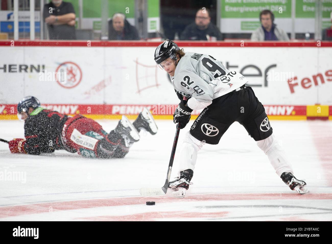 PSD Bank Dome, Duesseldorf, Renania settentrionale-Vestfalia, Hakon Haenelt (Koelner Haie, #92), PENNY DEL, Duesseldorfer EG-Koelner Haie il 18/10/2024 presso il P Foto Stock