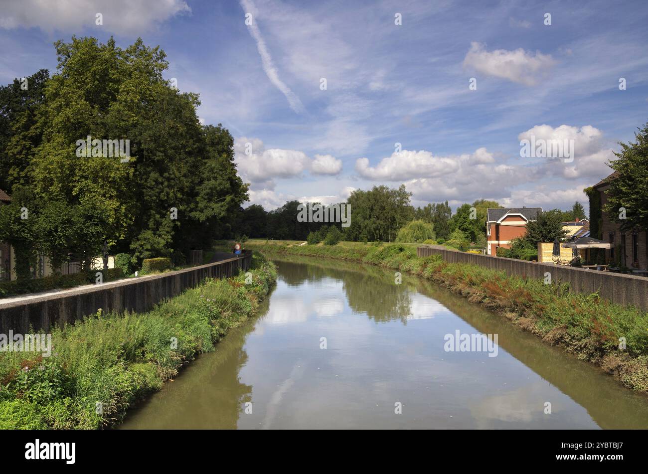 Vista sul fiume Dijle vicino alla città olandese Mechelen Foto Stock