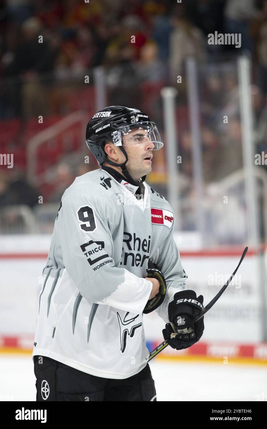 PSD Bank Dome, Duesseldorf, Renania settentrionale-Vestfalia, Maximilian Kammerer (Koelner Haie, #9), PENNY DEL, Duesseldorfer EG-Koelner Haie il 18/10/2024 AT Foto Stock