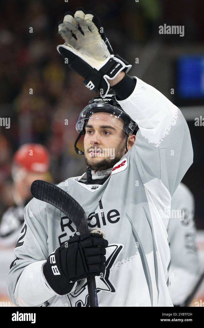 PSD Bank Dome, Duesseldorf, Renania settentrionale-Vestfalia, Maximilian Gloetzl (Koelner Haie, #22), PENNY DEL, Duesseldorfer EG-Koelner Haie il 18/10/2024 AT Foto Stock