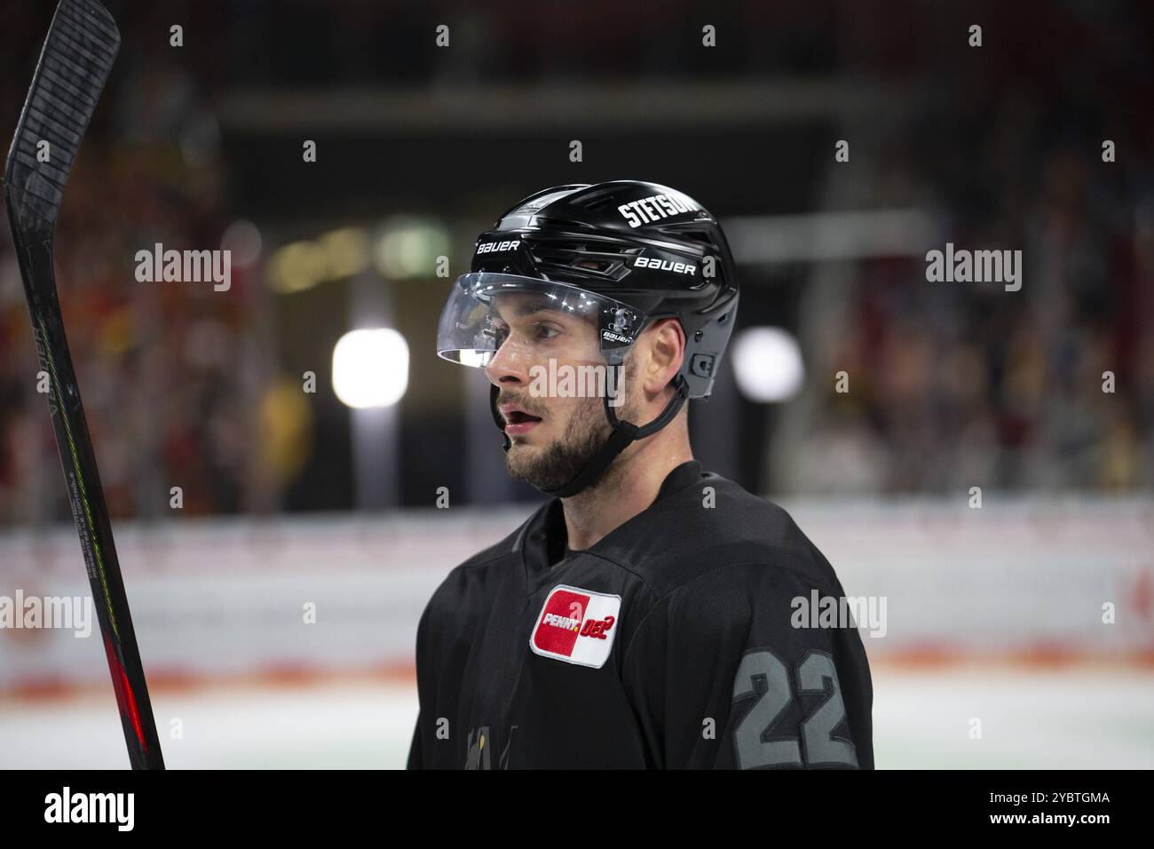 PSD Bank Dome, Duesseldorf, Renania settentrionale-Vestfalia, Maximilian Gloetzl (Koelner Haie, #22), PENNY DEL, Duesseldorfer EG-Koelner Haie il 18/10/2024 AT Foto Stock