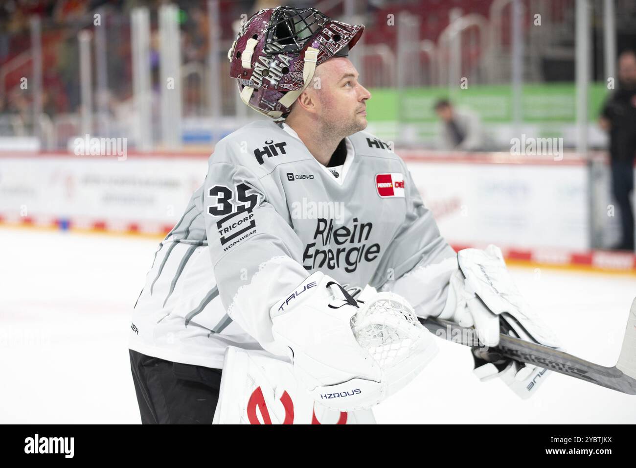 PSD Bank Dome, Duesseldorf, Renania settentrionale-Vestfalia, Julius Hudacek (Koelner Haie, #35), PENNY DEL, Duesseldorfer EG-Koelner Haie il 18/10/2024 presso il Foto Stock