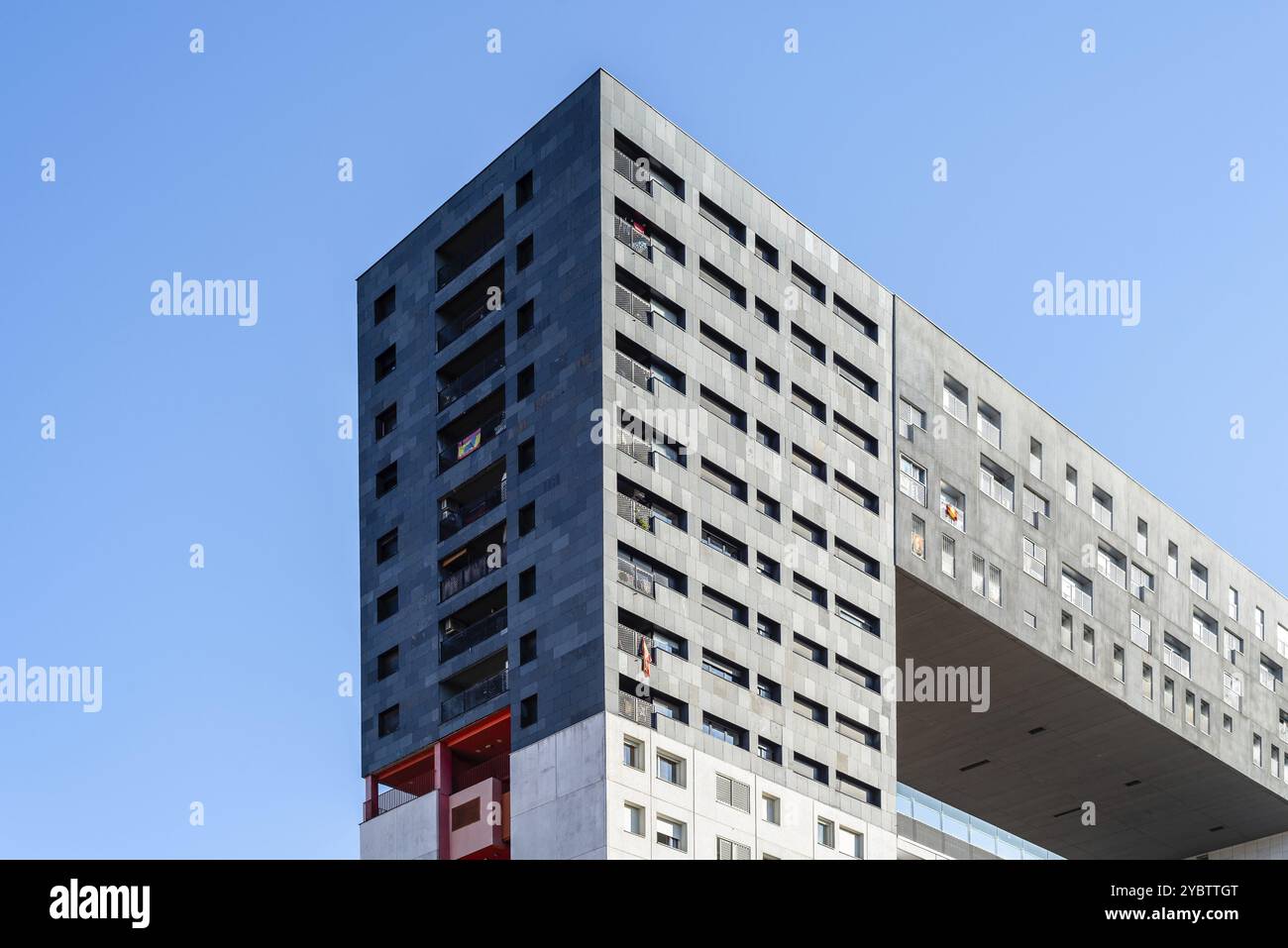 Madrid, Spagna, 6 giugno 2020: Edificio Mirador nel quartiere Sanchinarro di Madrid. È stato progettato dallo studio di architetti olandese MVRDV, Europa Foto Stock