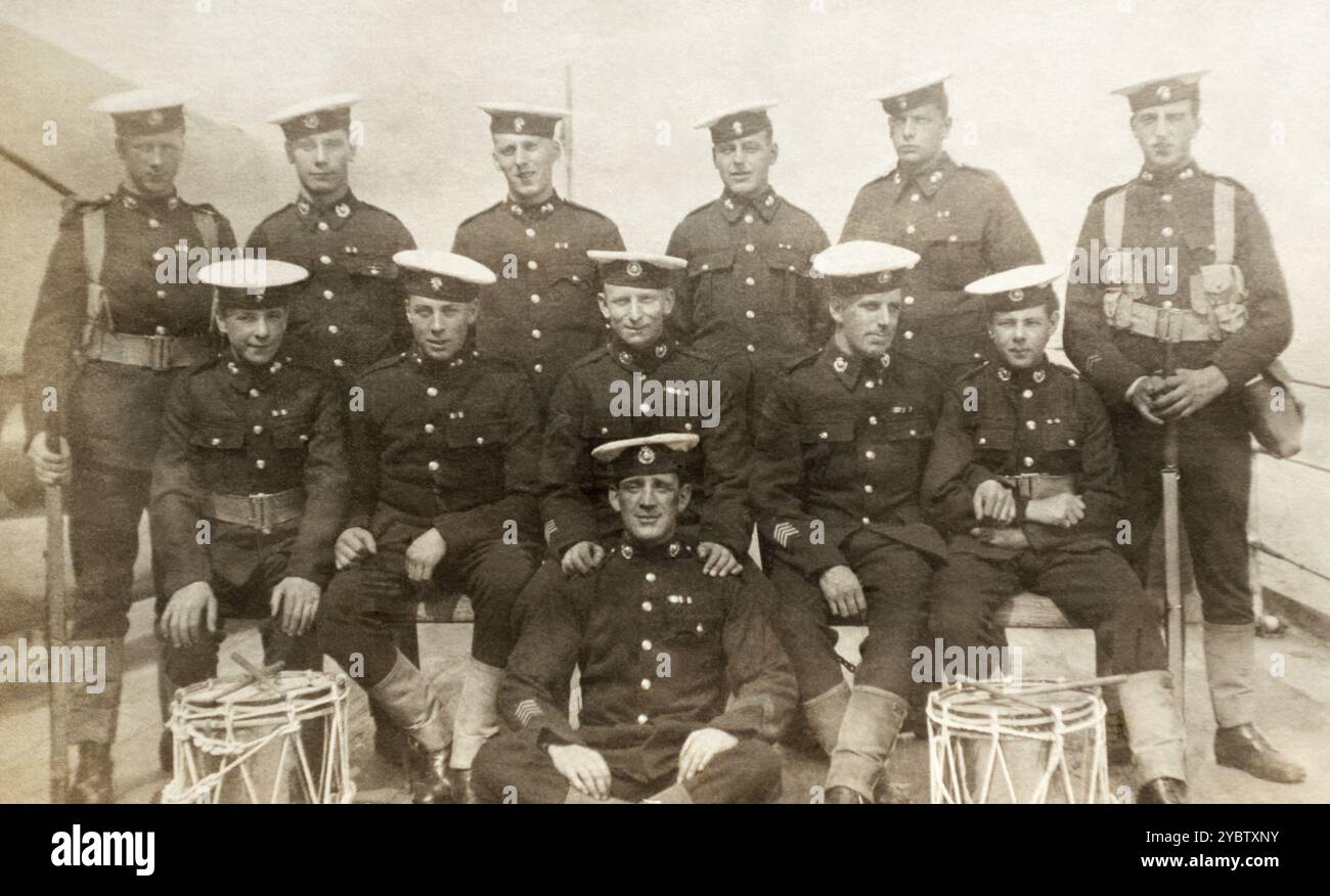 Marine della Royal Marine Artillery e Royal Marine Light Infantry poco dopo la prima guerra mondiale. Foto Stock