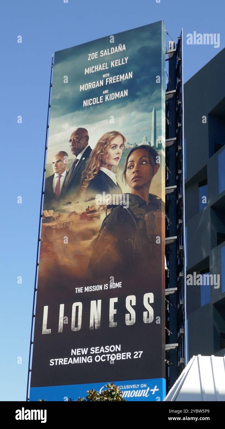 Los Angeles, California, USA 19 ottobre 2024 Lioness Billboard con Zoe Saldana, Nicole Kidman e Morgan Freeman su Sunset Blvd il 19 ottobre 2024 a Los Angeles, California, USA. Foto di Barry King/Alamy Stock Photo Foto Stock