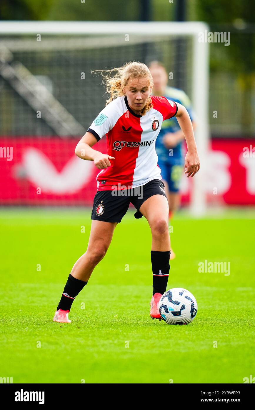 Rotterdam - Jarne Teulings del Feyenoord Rotterdam durante il quarto round dell'Azerion Vrouwen Eredivisie nella stagione 2024/2025. La partita è ambientata tra Feyenoord V1 e Ajax V1 a Varkenoord il 20 ottobre 2024 a Rotterdam, nei Paesi Bassi. (VK Sportphoto/Danny de Groot) Foto Stock