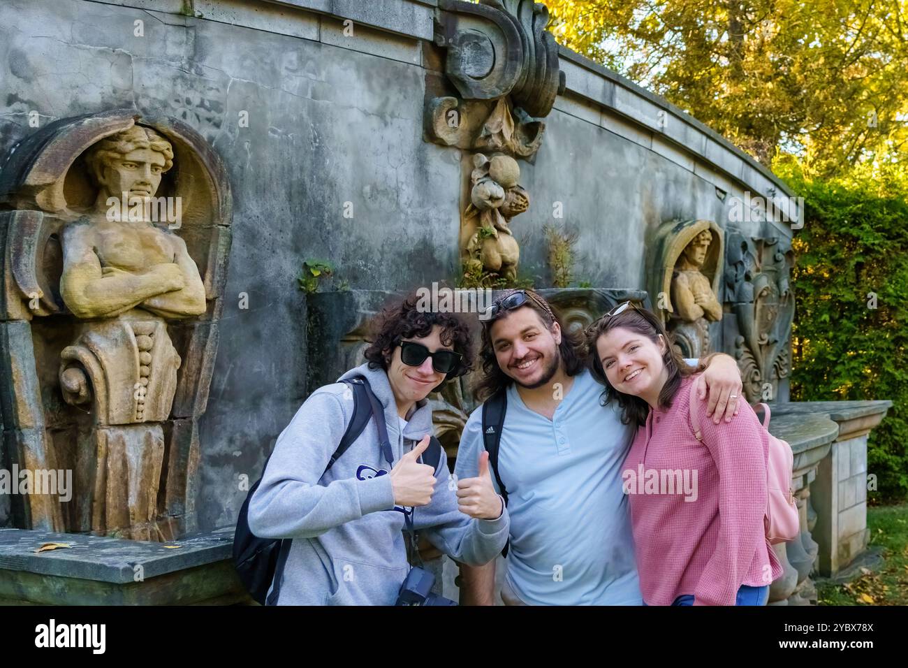 Ritratti di persone nel Guild Park e nei giardini durante la stagione autunnale, Toronto, Canada Foto Stock