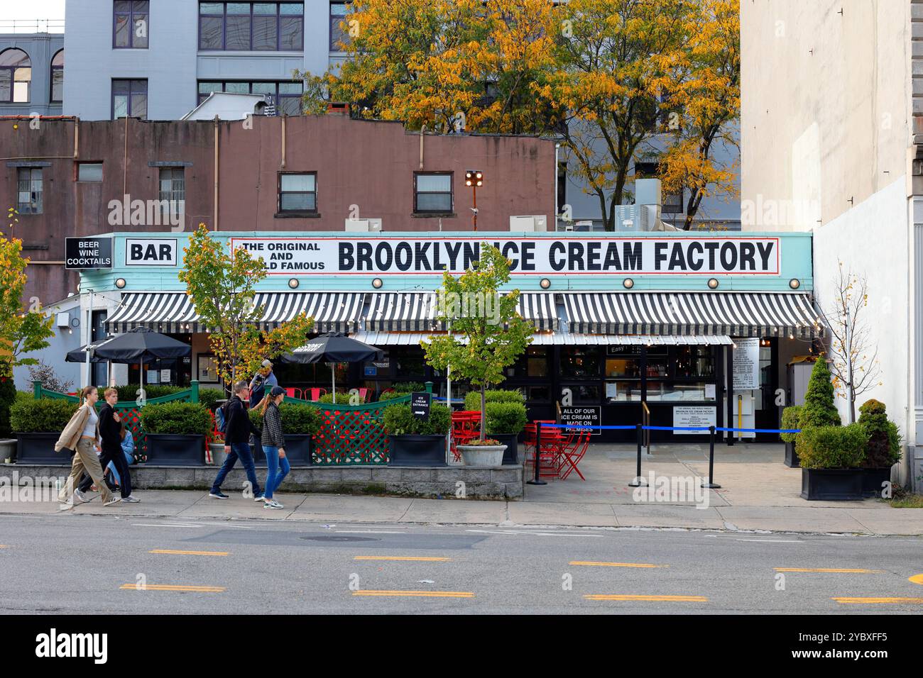 Brooklyn Ice Cream Factory, 14 Old Fulton St, Brooklyn, New York. Negozio NYC di una gelateria nel Fulton Ferry District. Foto Stock