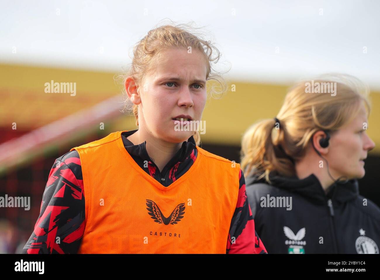 Rotterdam, Paesi Bassi. 20 ottobre 2024. Rotterdam, Paesi Bassi, 20 ottobre 2024: Jarne Teulings (7 Feyenoord) guarda durante la partita di calcio Eredivisie Vrouwen tra Feyenoord e Ajax a Varkenoord a Rotterdam, Paesi Bassi. (Leiting Gao/SPP) credito: SPP Sport Press Photo. /Alamy Live News Foto Stock