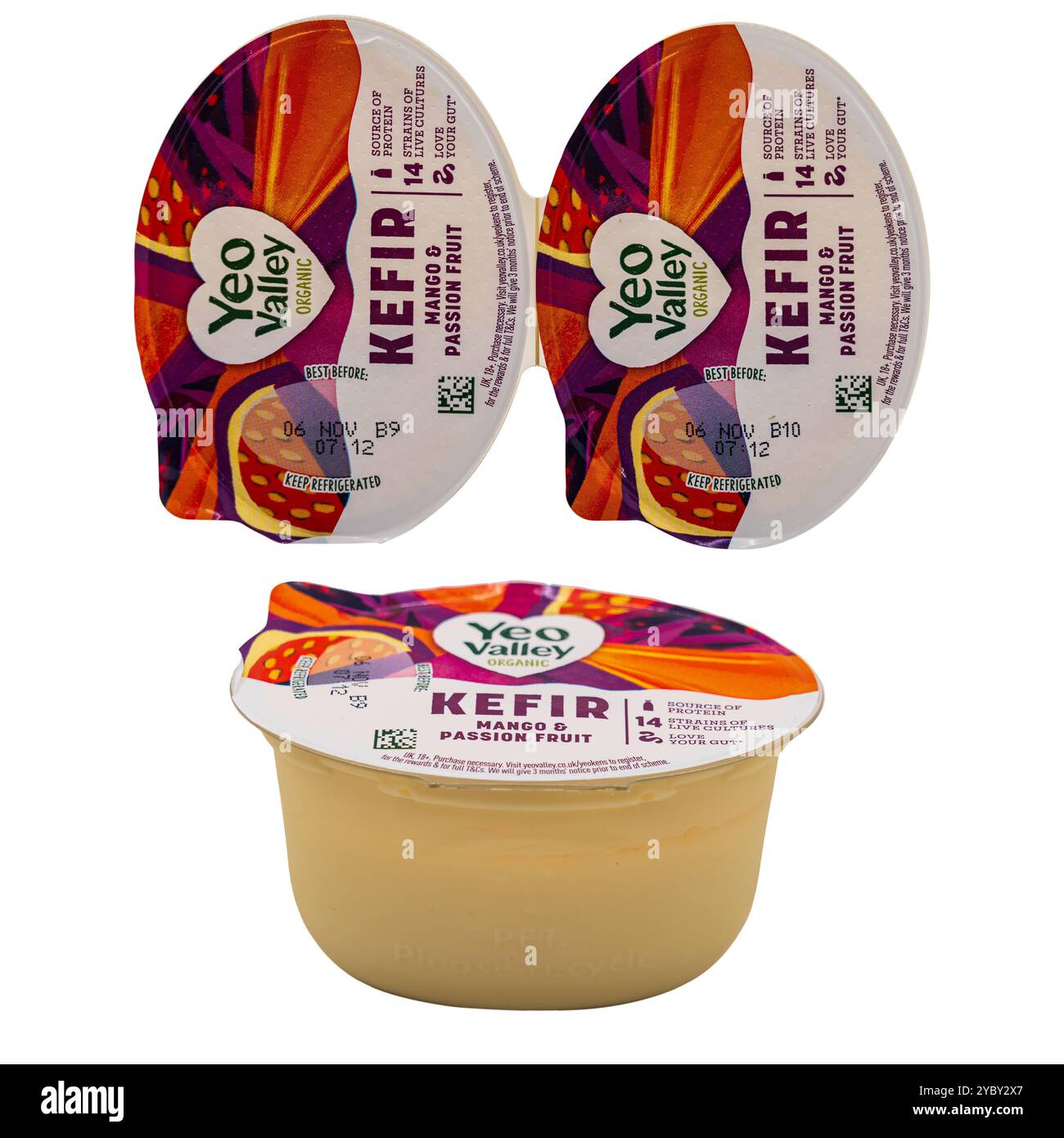 Wolverhampton UK – 19 ottobre 2024: Cartoni di sano Yeo Valley, kefir yogurt isolato su sfondo bianco Foto Stock
