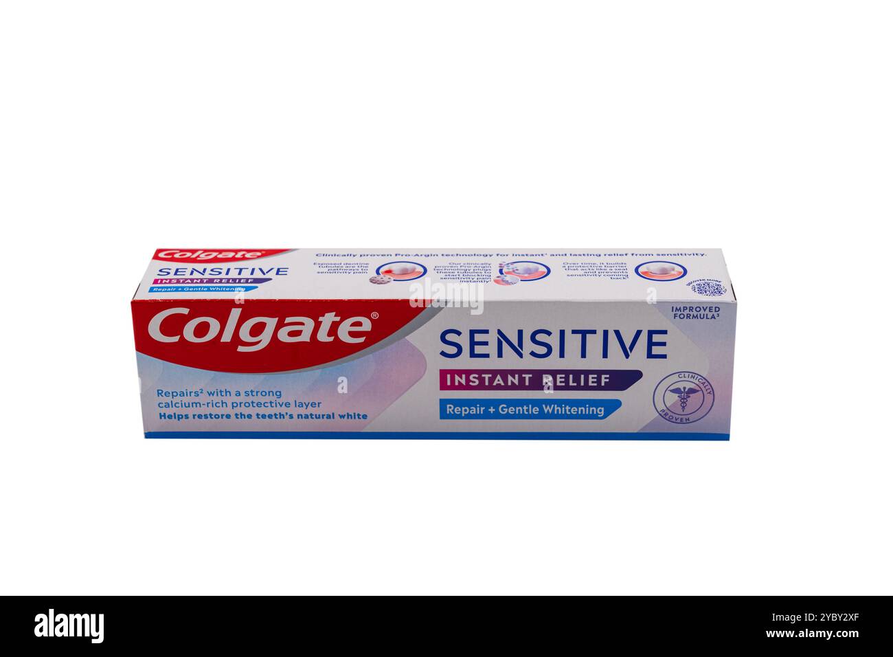 Wolverhampton UK – 19 ottobre 2024: Scatola di dentifricio Colgate Sensitive un prodotto per l'igiene dei denti di pioppo. Isolato su sfondo bianco Foto Stock
