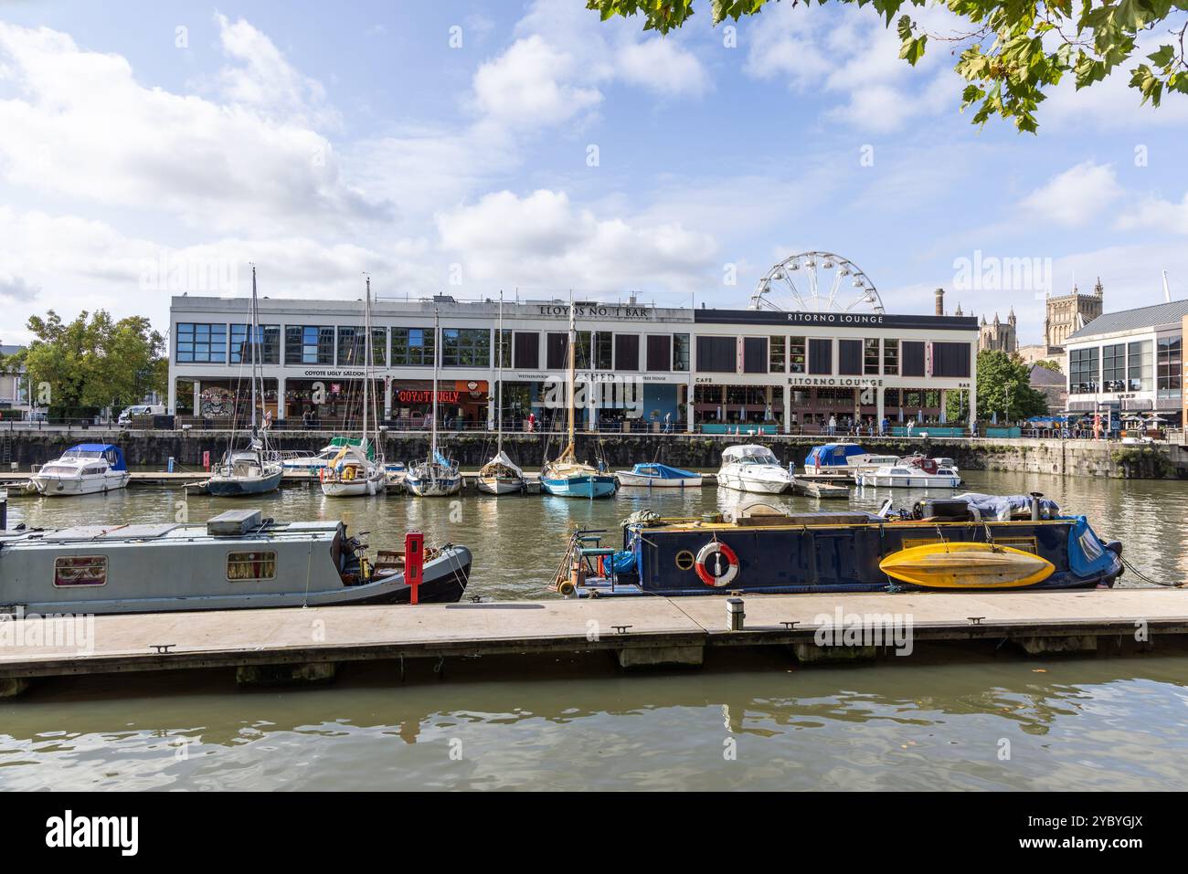 Ristoranti e bar sul lungomare di Bristol, città di Bristol, Inghilterra, Regno Unito Foto Stock