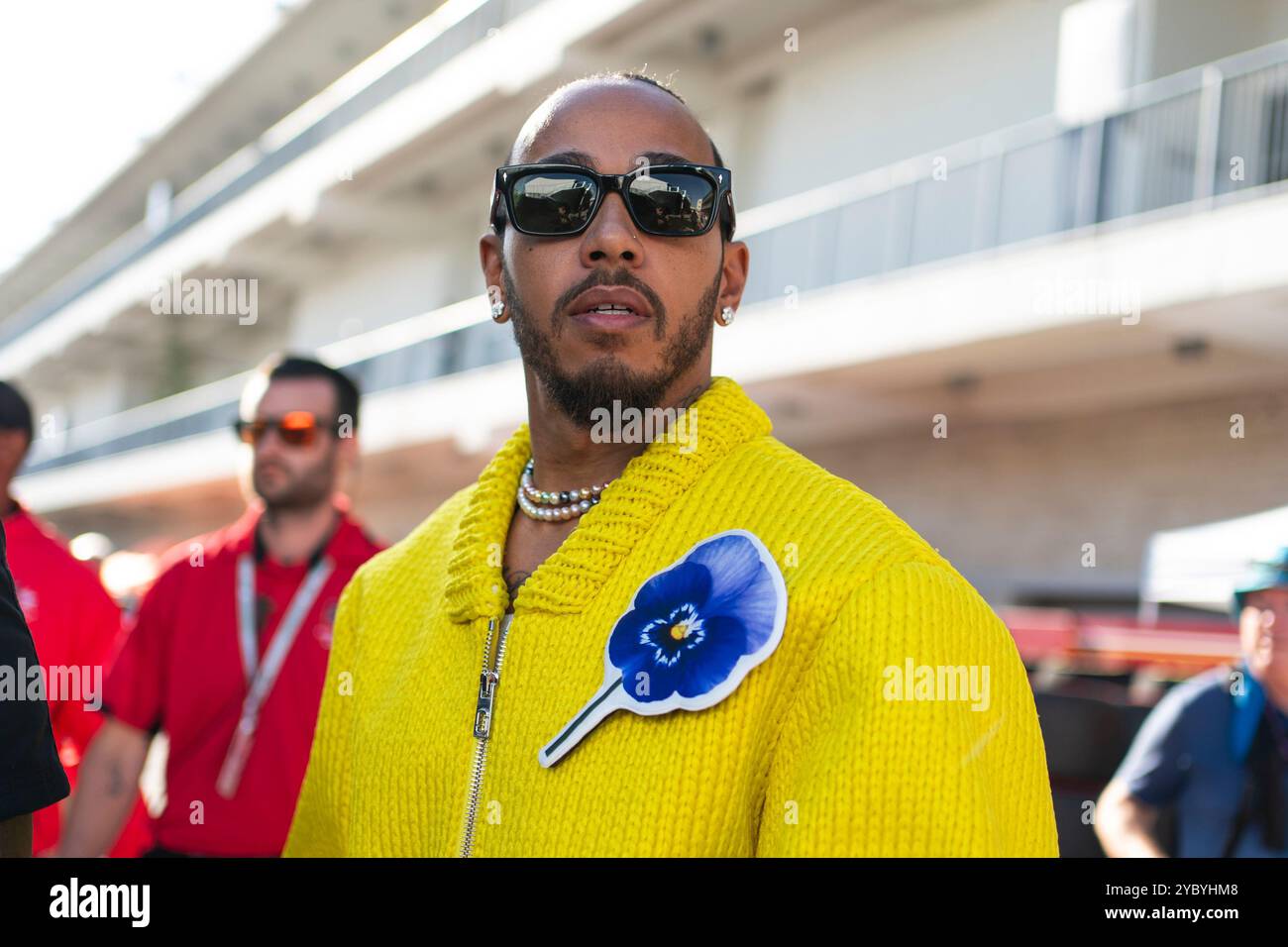 Austin, Stati Uniti. 20 ottobre 2024. Il pilota britannico di Formula 1 Lewis Hamilton della Mercedes-AMG Petronas arriva per il Gran Premio degli Stati Uniti di Formula 1 sul circuito delle Americhe ad Austin, Texas, domenica 20 ottobre 2024. Foto di Greg Nash/UPI credito: UPI/Alamy Live News Foto Stock