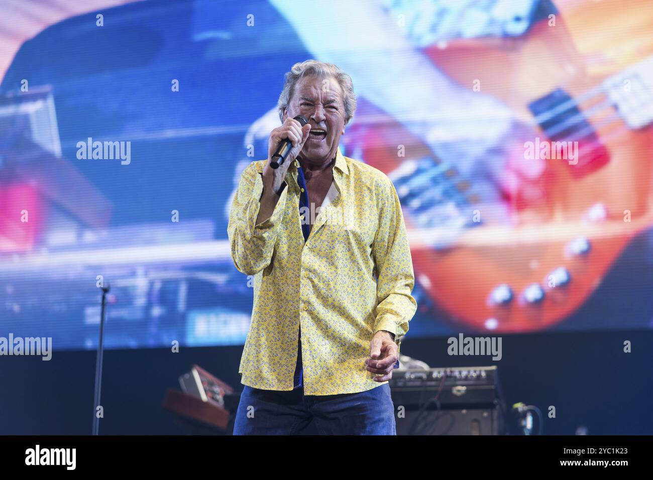 Ian Gillan, cantante dei Deep Purple dal vivo in 1 More Time Tour al Max-Schmeling-Halle di Berlino il 19 ottobre 2024 Foto Stock