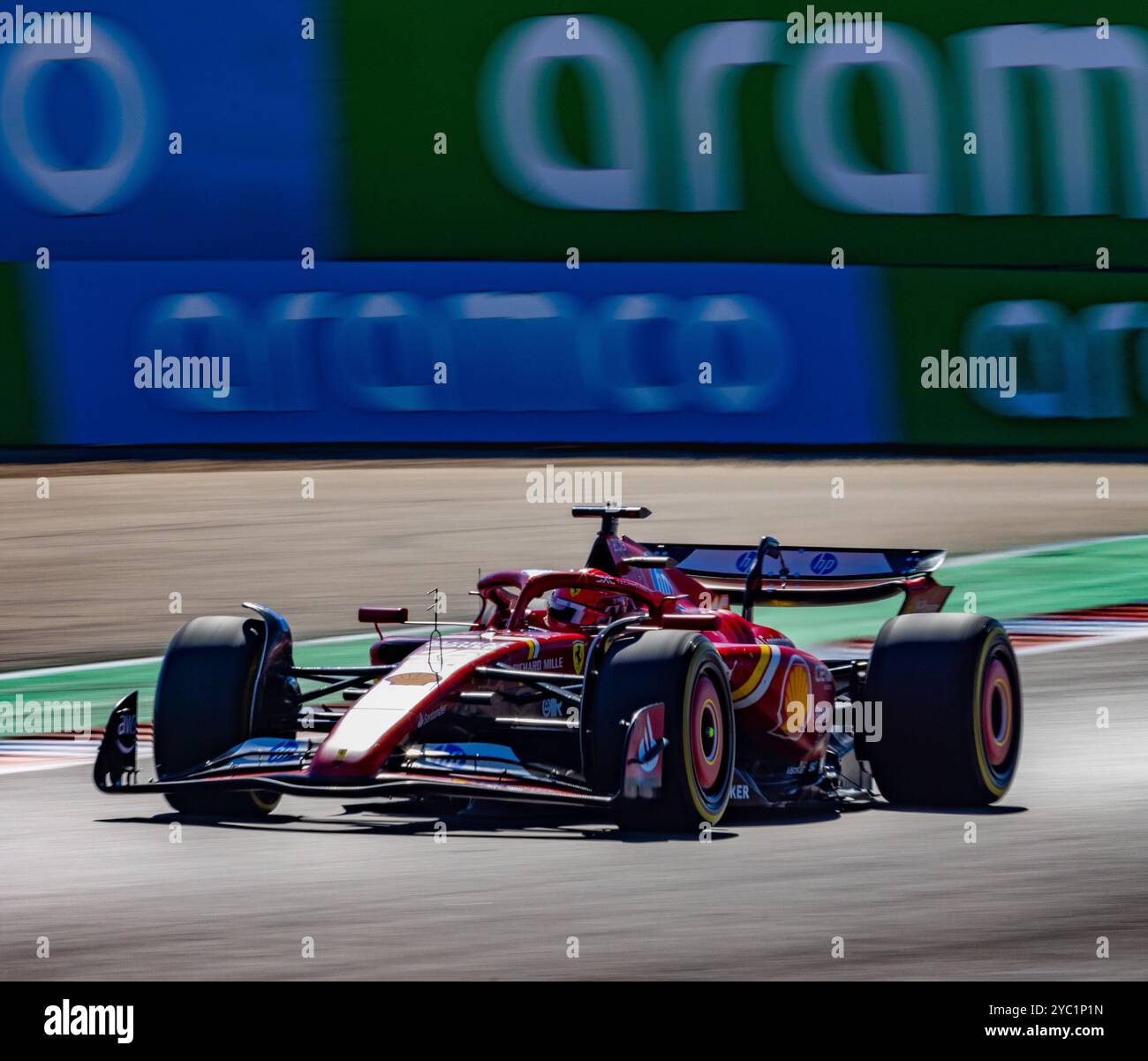 Austin, Texas - 20 ottobre 2024: Charles Leclerc, pilota della scuderia Ferrari F1 #16, gareggia nel Gran Premio degli Stati Uniti di Formula 1 Pirelli sul circuito delle Americhe di Austin, Texas. Crediti: Nick Paruch / Alamy Live News Foto Stock