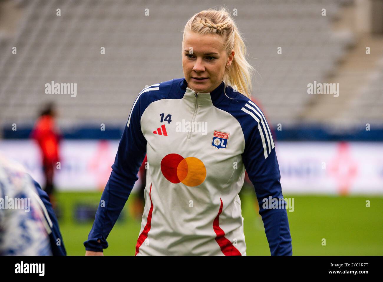 L'ADA Hegerberg dell'Olympique Lyonnais si scalda davanti al campionato francese femminile#39, la partita di calcio Arkema Premier Ligue tra il Paris FC e l'Olympique Lyonnais il 20 ottobre 2024 allo stadio Sebastien Charlety di Parigi, in Francia Foto Stock
