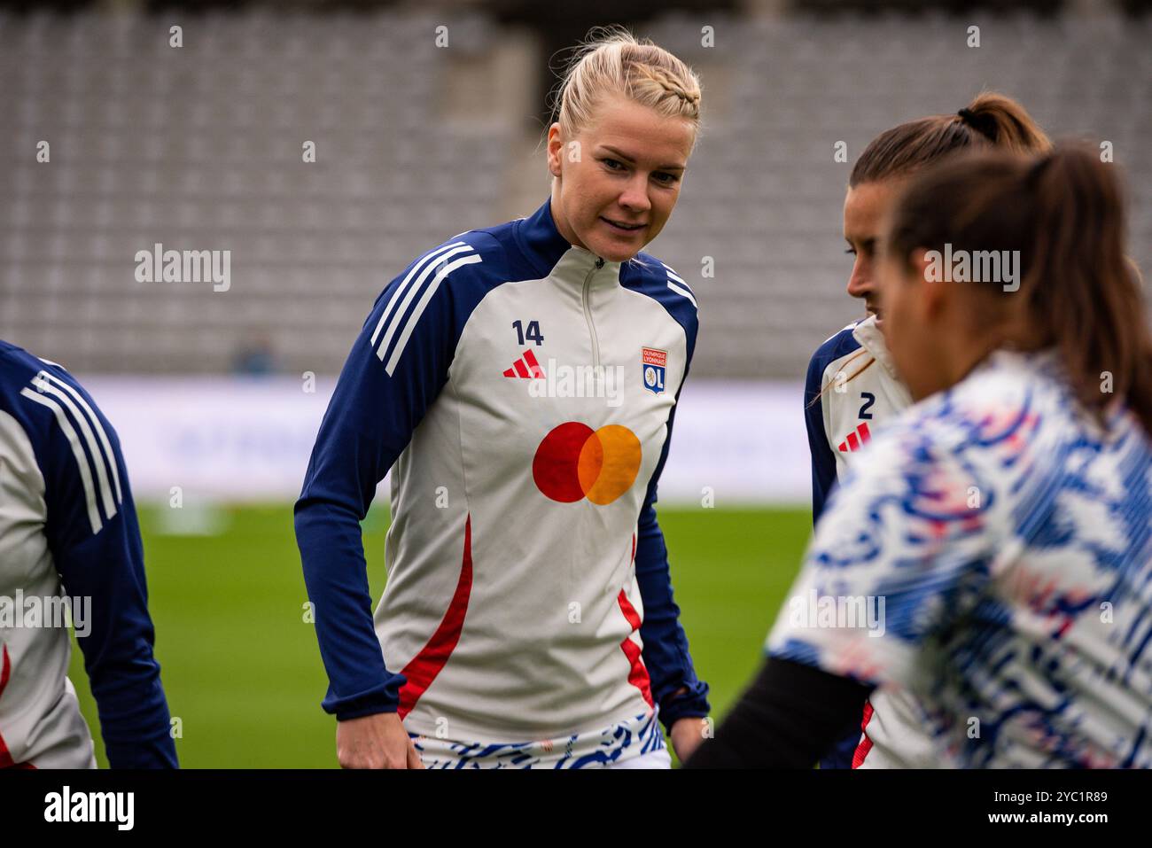 L'ADA Hegerberg dell'Olympique Lyonnais si scalda davanti al campionato francese femminile#39, la partita di calcio Arkema Premier Ligue tra il Paris FC e l'Olympique Lyonnais il 20 ottobre 2024 allo stadio Sebastien Charlety di Parigi, in Francia Foto Stock