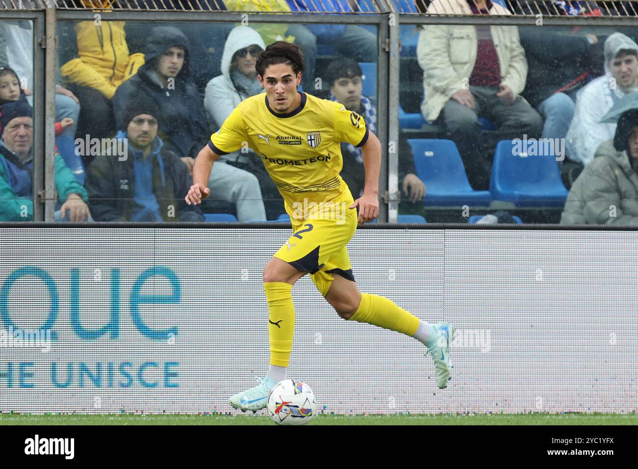 Como&#x2019;Matteo Cancellieri del Parma calcio in azione durante la partita di calcio di serie A Enilive 2024/2025 tra Como e Parma allo stadio Giuseppe Sinigaglia di Como - sabato 19 ottobre 2024. Sport - calcio. (Foto di Antonio Saia/LaPresse) Foto Stock