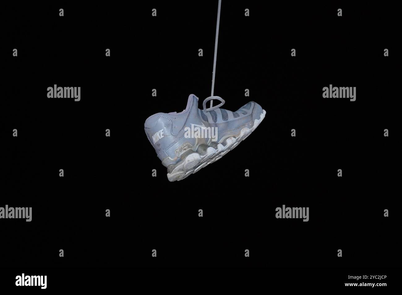 Cassone sospeso a metà aria Foto Stock