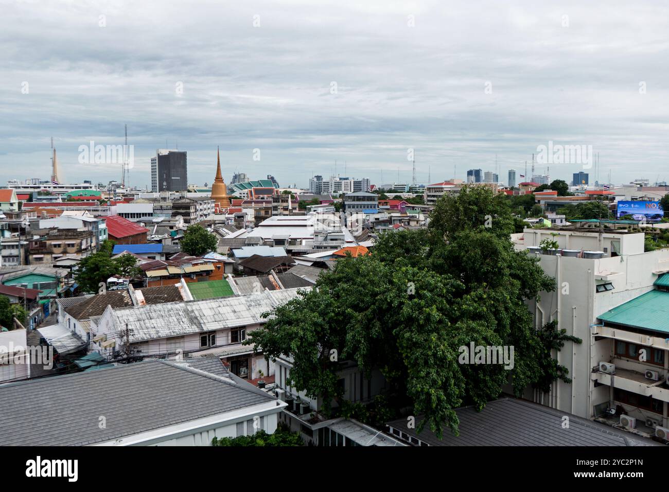 Vista urbana di Bangkok, Thailandia, Asia. Il paesaggio cittadino della città thailandese. Viaggia nel sud-est asiatico Foto Stock