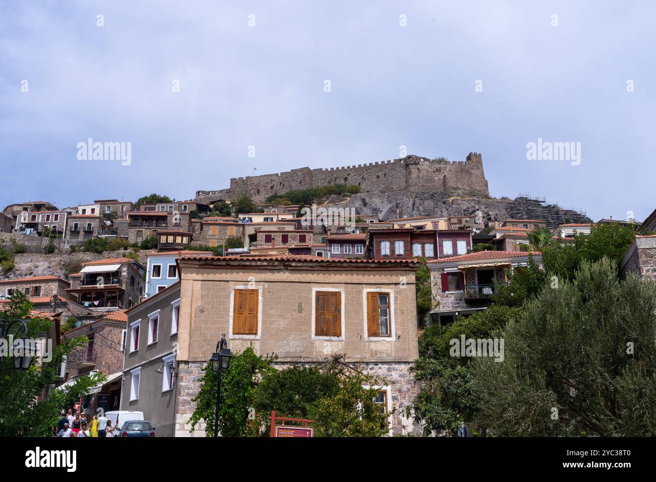 Il castello di Molyvos Mithymna (o Methymna) è una città ed ex municipalità sull'isola di Lesbo, nell'Egeo settentrionale, in Grecia. Prima del 1919, il suo nome ufficiale Foto Stock