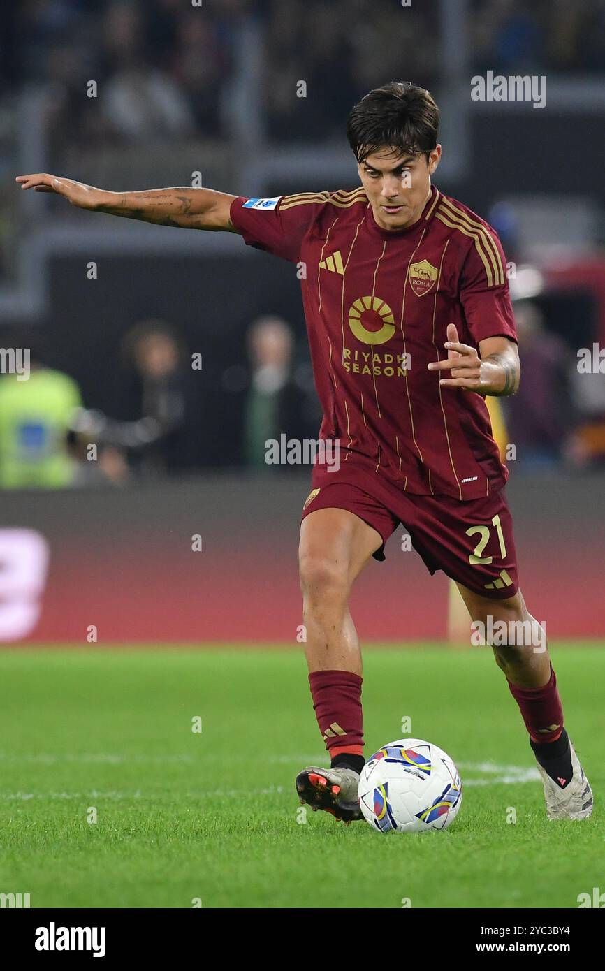 Paulo Dybala dell'AS Roma durante la partita di serie A tra Roma e Inter allo stadio Olimpico, Italia, 20 ottobre 2024. &#XA;Mattia Vian durante AS Roma vs Inter - FC Internazionale, partita di calcio italiano di serie A a Roma, Italia, 20 ottobre 2024 Foto Stock