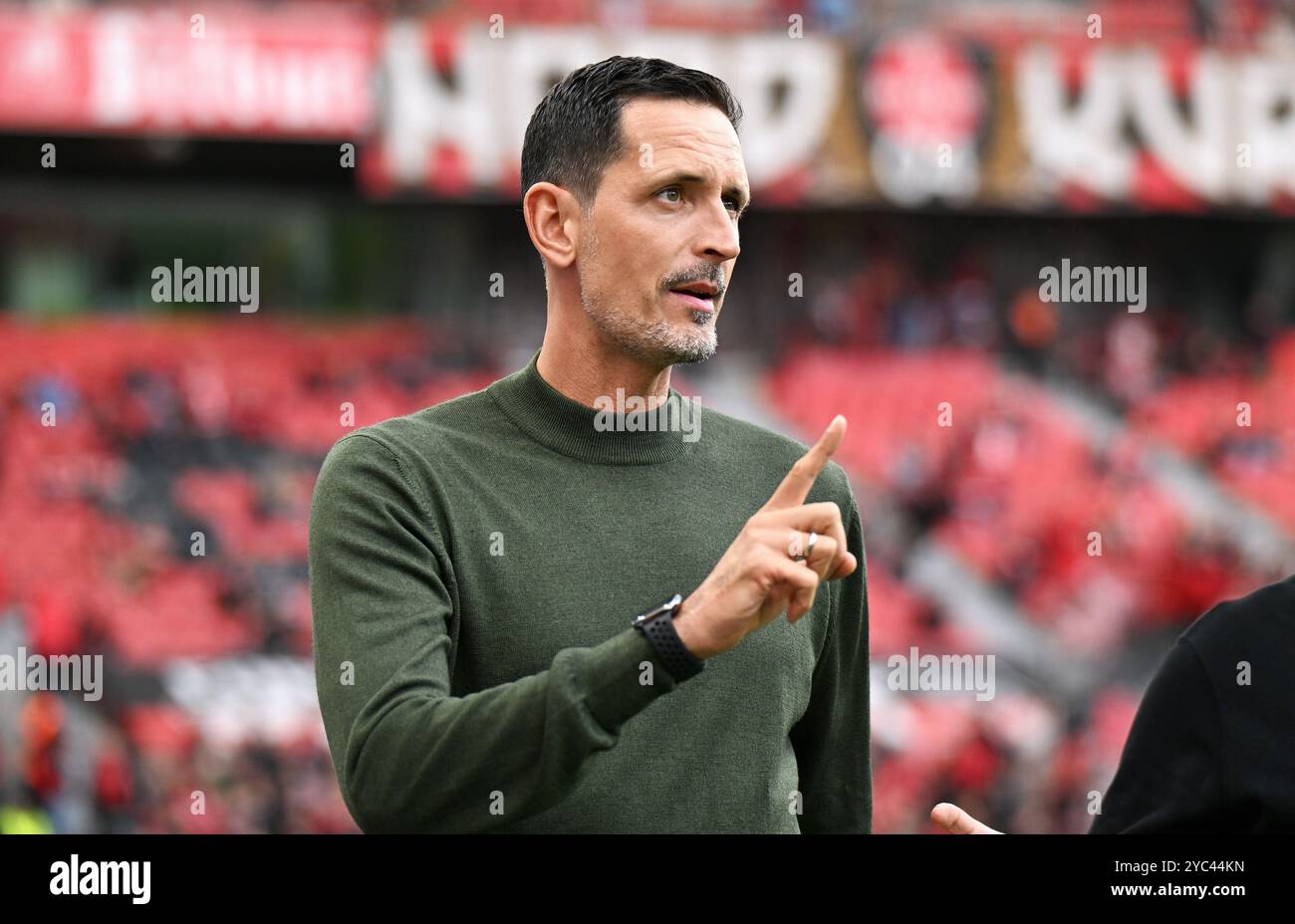 Fussball, Bundesliga, Deutschland, Herren, Saison 2024/2025, 7) Spieltag, BayArena Leverkusen: Bayer Leverkusen - Eintracht Frankfurt; Foto Stock