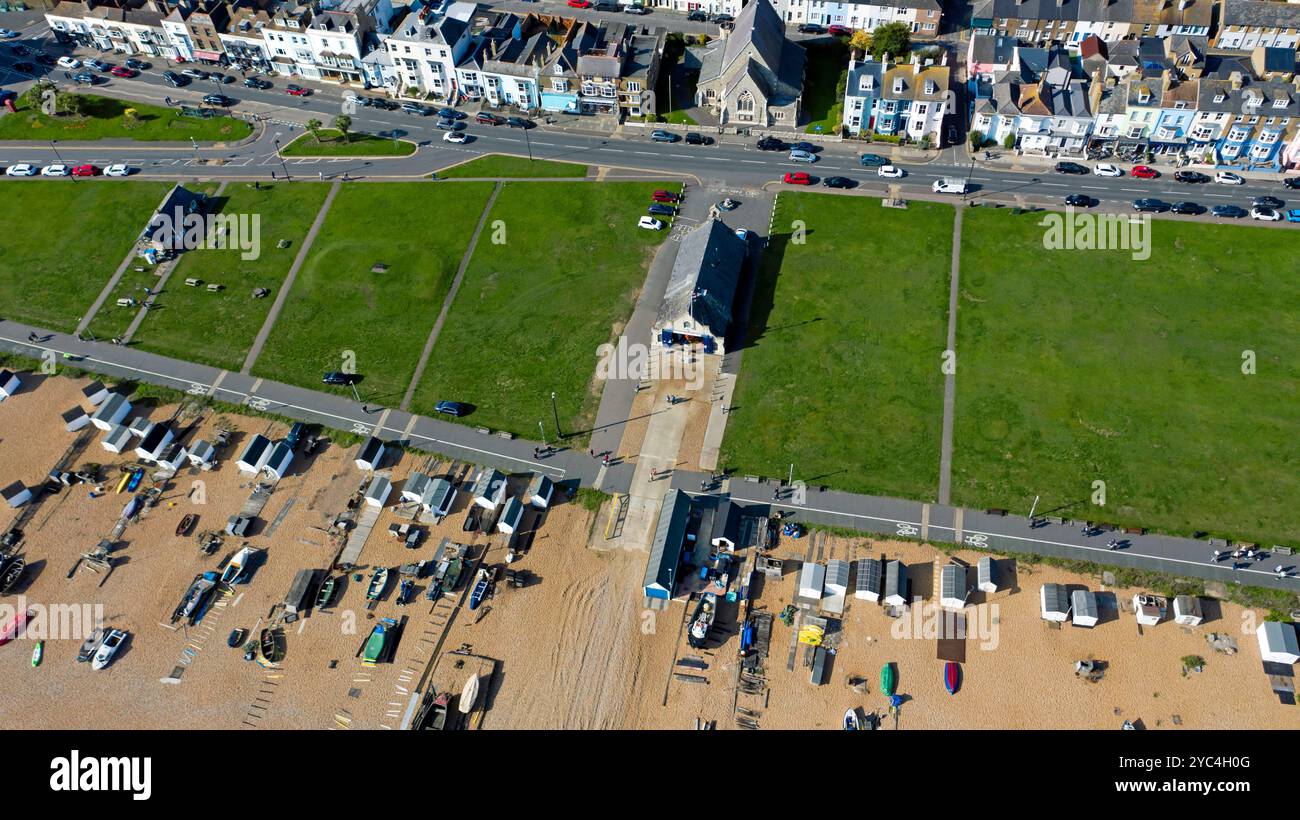 Veduta aerea della stazione di salvataggio Walmer Lifeboat Station, The Strand, Walmer Green, Deal, Kent Foto Stock