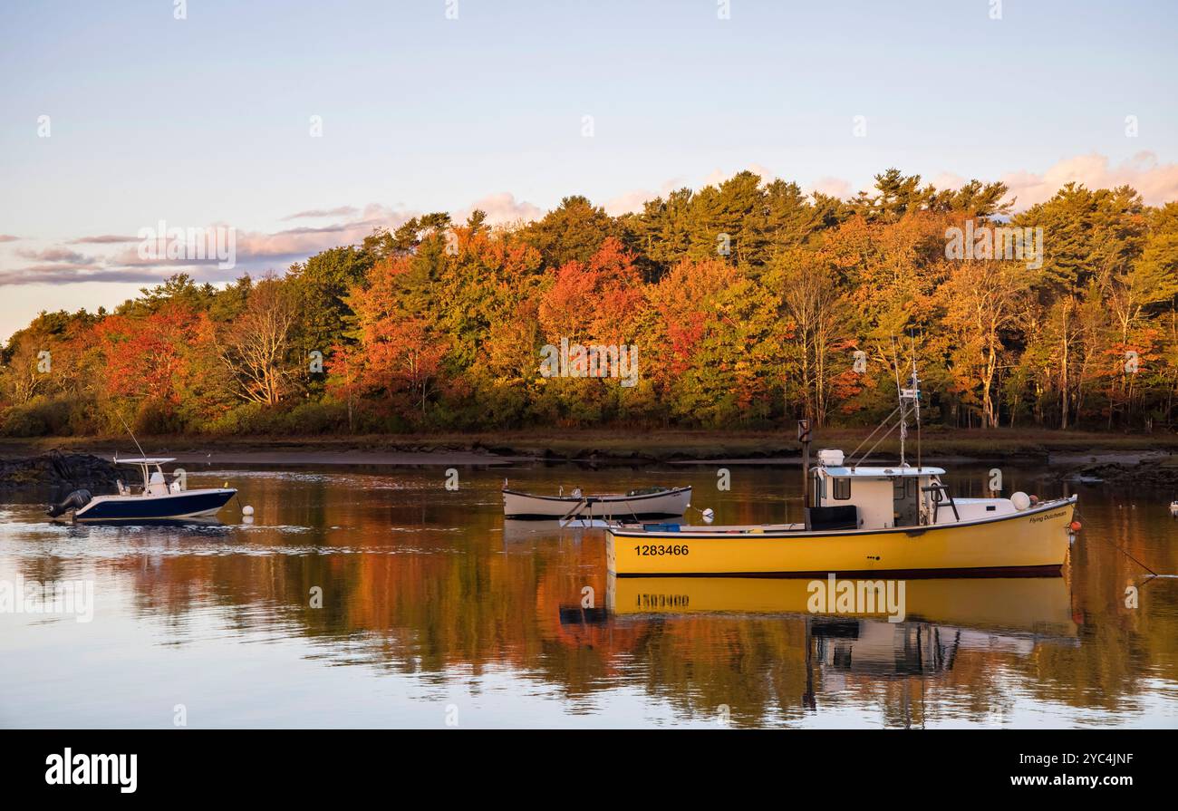 spettacolari colori autunnali a kennebunkport, sulla costa del maine usa Foto Stock