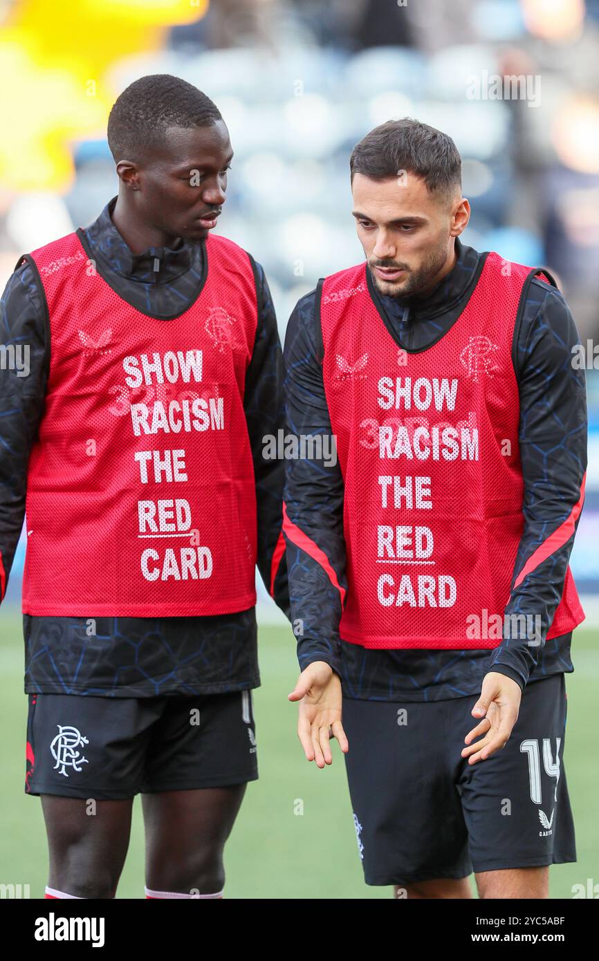 Mohamed Diamande e Nedim Bajrami, entrambi calciatori professionisti in una sessione di allenamento e di riscaldamento pre-partita per i Rangers FC Foto Stock Mohamed Diamande e Nedim Bajrami, entrambi calciatori professionisti in una sessione di allenamento e di riscaldamento pre-partita per i Rangers FC Foto Stock