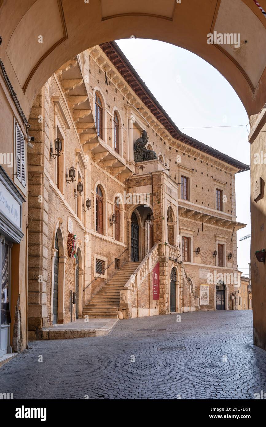Palazzo dei primi, fermo, Ascoli Poceno, Marche, Italia Foto Stock