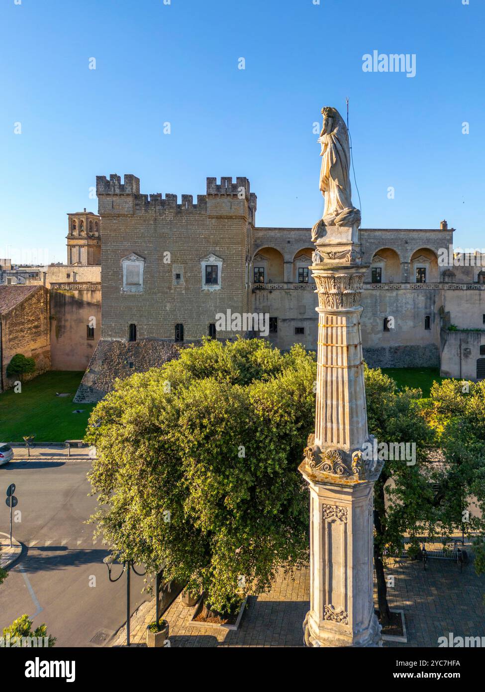 Colonna votiva della Madonna del Carmine, Mesagne, Brindisi, Salento, Puglia, Italia Foto Stock