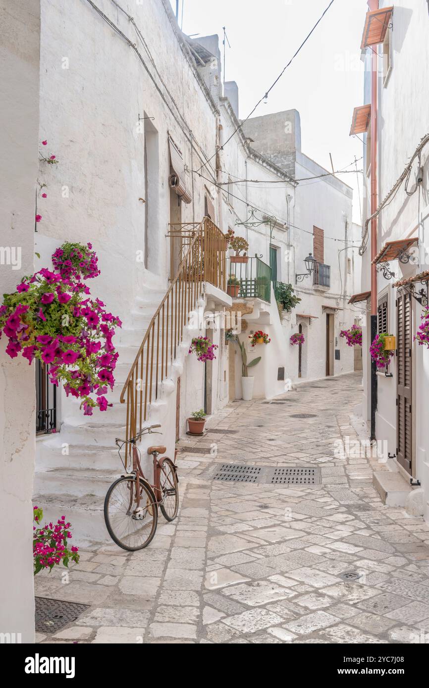 Via degli Azzolino, Mesagne, Brindisi, Salento, Puglia, Italia Foto Stock