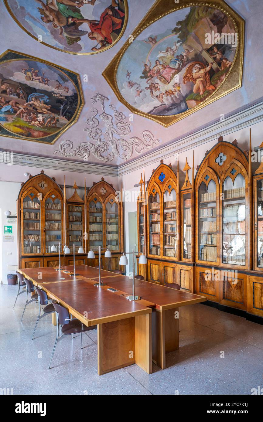 Biblioteca Delfica, Teramo, Abruzzo, Italia Foto Stock