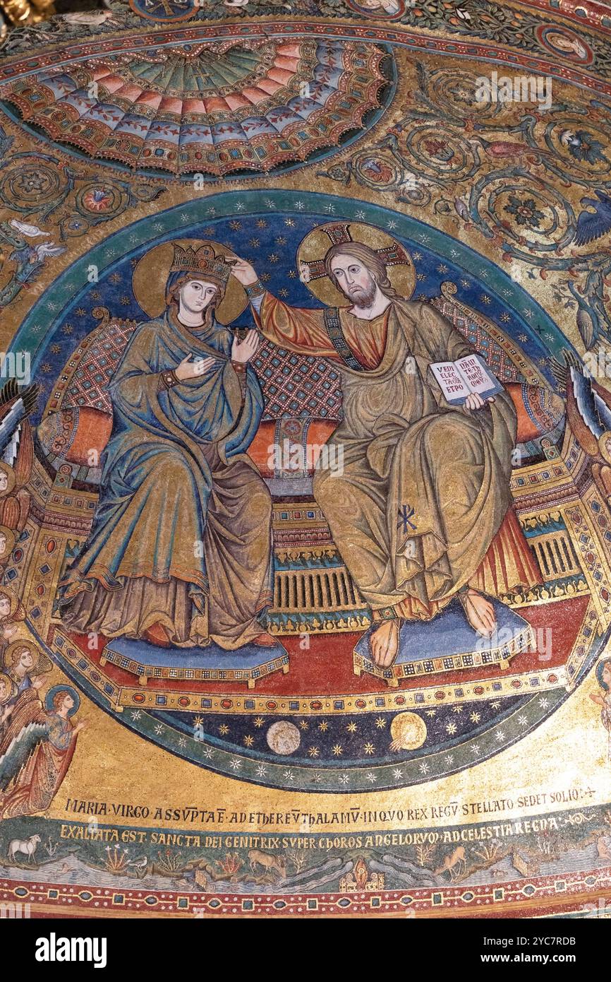 Interno dell'abside con mosaici di Jacopo Torriti, Basilica Papale di Santa Maria maggiore, Roma, Lazio, Italia Foto Stock