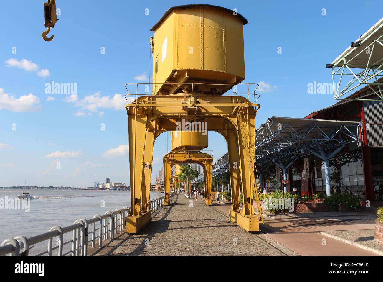 Estação das Docas, Belém, Pará, Brasile settentrionale, baia del fiume Guajará Foto Stock