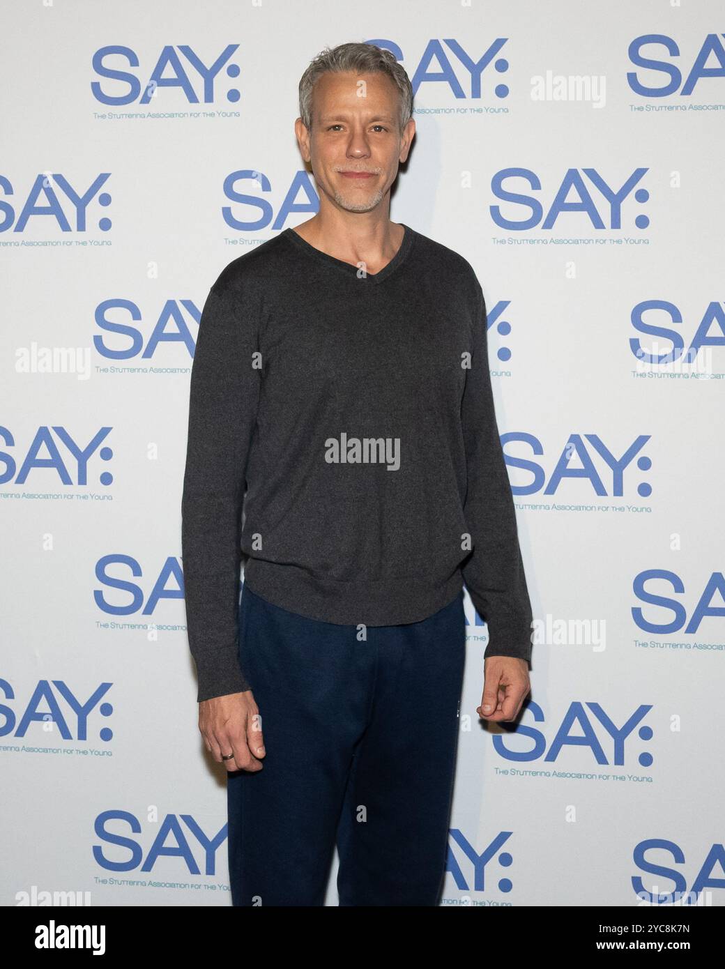 New York, Stati Uniti. 21 ottobre 2024. Adam Pascal arriva all'undicesimo Annual All-Star Bowling Benefit to Support SAY DI Paul Rudd, The Stuttering Association for the Young, al Bowlero di New York, New York, il 21 ottobre 2024. (Foto di Gabriele Holtermann/Sipa USA) credito: SIPA USA/Alamy Live News Foto Stock