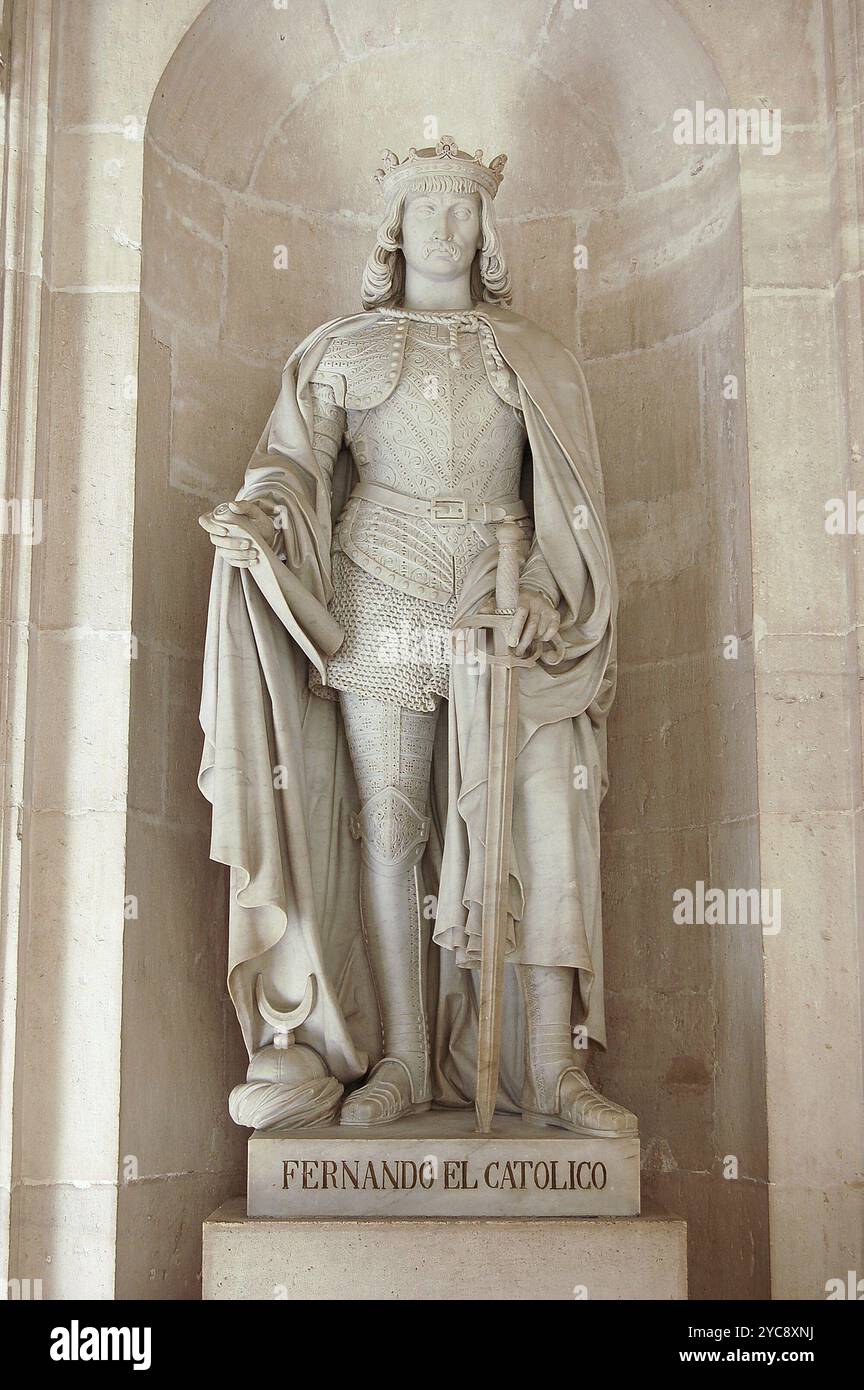 Statua di Ferdinando il Cattolico (Fernando el Catolico) al Palazzo reale (Palacio Real), Madrid, Spagna, Europa Foto Stock