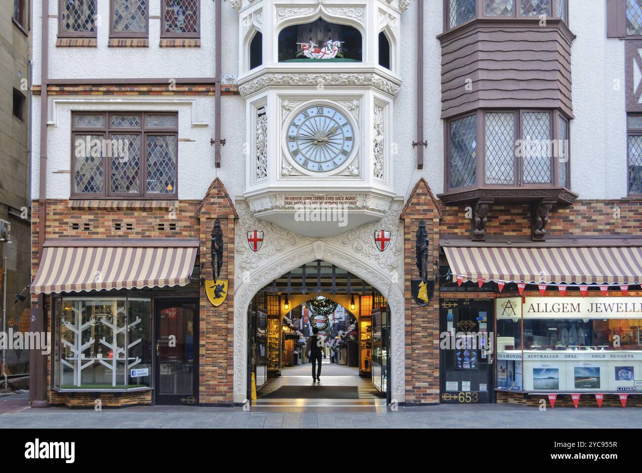 Ingresso di Hay Street alla galleria commerciale London Court, Perth, WA, Australia, Oceania Foto Stock