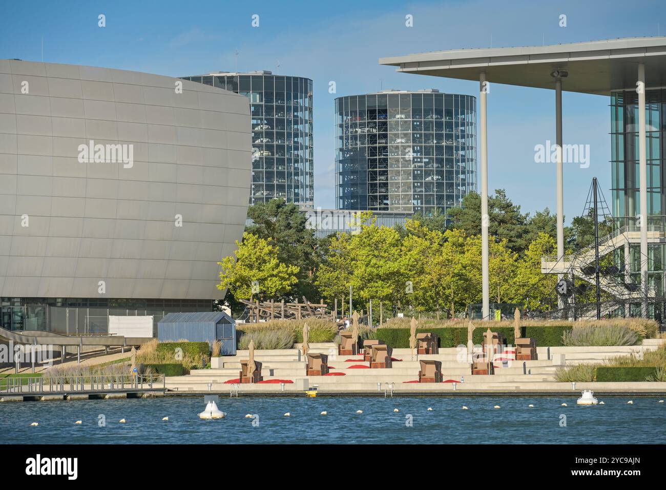 Car Towers, Autostadt Volkswagen, Wolfsburg, bassa Sassonia, Germania, Autotürme, Niedersachsen, Deutschland Foto Stock